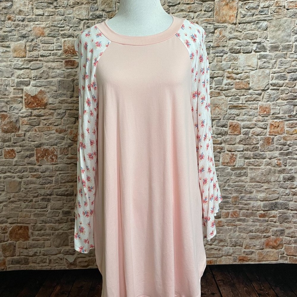 NWT Floral Wide Sleeve Top - Picture 2 of 5